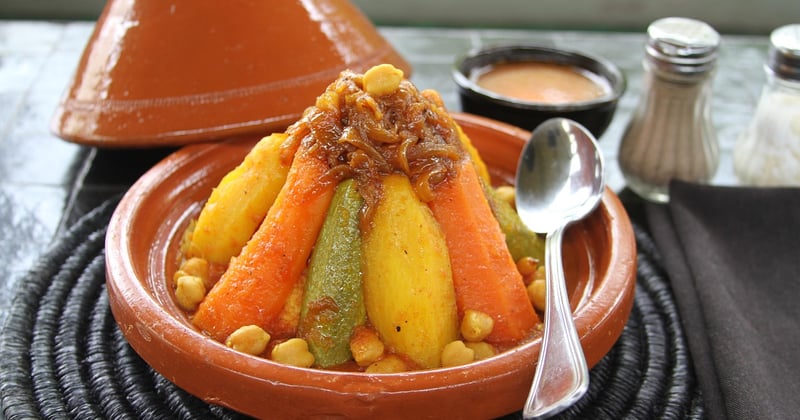 Comment préparer un vrai couscous marocain maison comme au Maroc